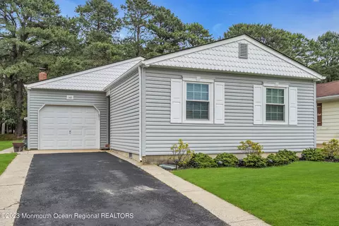 143 Cabrillo Blvd, Toms River, NJ 08757