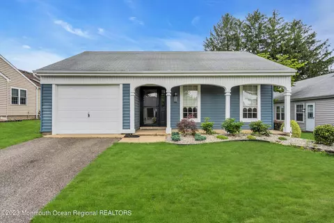 22 Woodstock Ln, Manchester, NJ 08759