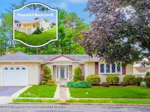 32 Inverell Dr, Toms River, NJ 08757