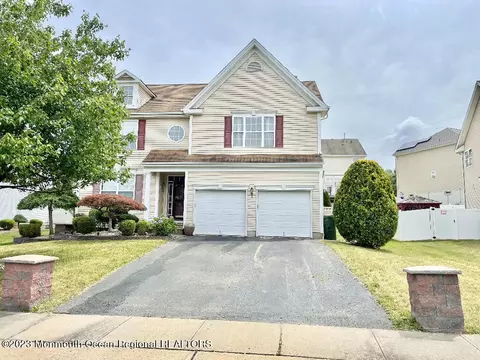 3 Yetman Ct, Sayreville, NJ 08872