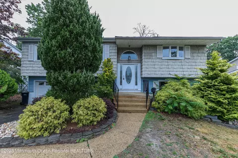 63 Briscoe Ter, Hazlet, NJ 07730
