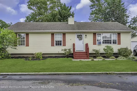 317 Pacific Ave, Beachwood, NJ 08722