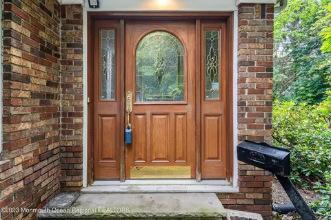 15 Acker Dr, Middletown, NJ 07748 photo 2