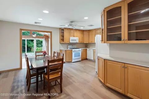 15 Acker Dr, Middletown, NJ 07748 photo 11