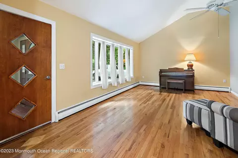 15 Acker Dr, Middletown, NJ 07748 photo 5