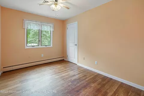 15 Acker Dr, Middletown, NJ 07748 photo 18