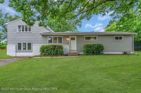 309 Lillian Ln, Toms River, NJ 08755