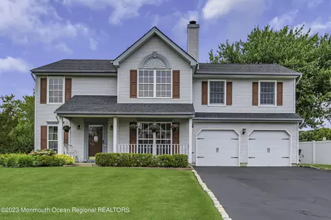 117 Colonial Dr, Tinton Falls, NJ 07712