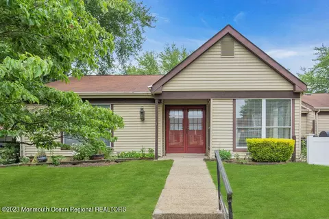 947 Liverpool Cir # a, Manchester, NJ 08759