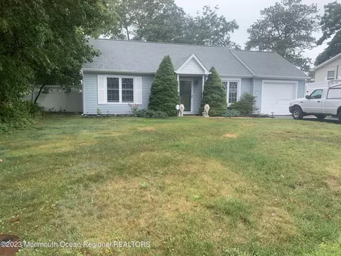 144 Skipper Rd, Manahawkin, NJ 08050