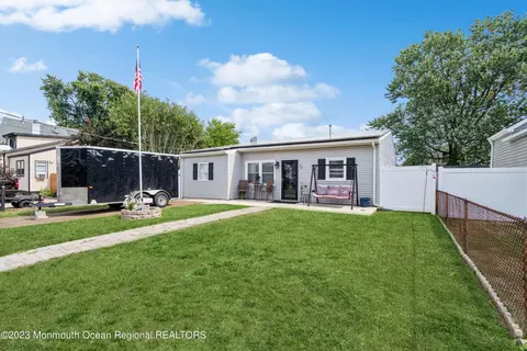 23 Monmouth Ave, North Middletown, NJ 07748