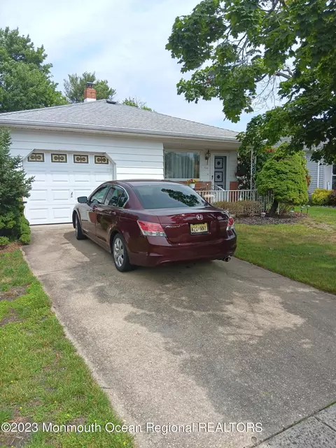 306 Harrington Dr N, Toms River, NJ 08757