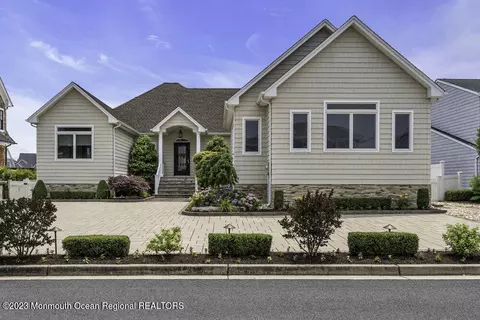 264 Curtis Point Dr, Mantoloking, NJ 08738