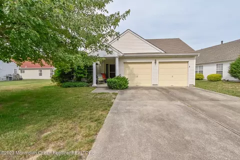 523 Waterford Dr, Manchester, NJ 08759