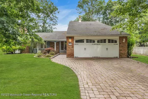 30 Chelsea Rd, Jackson, NJ 08527
