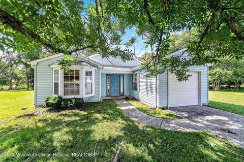 407 Lenape Dr, Little Egg Harbor, NJ 08087