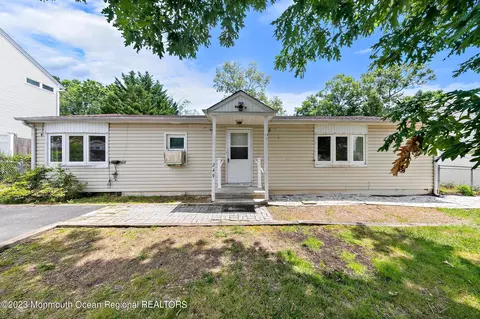 249 Bulkhead Ave, Manahawkin, NJ 08050