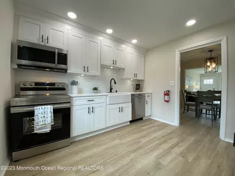 30 Skyline Dr, Brick, NJ 08724 photo 3