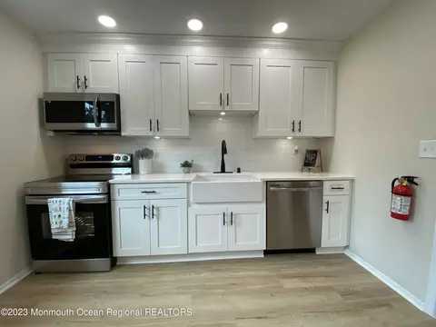 30 Skyline Dr, Brick, NJ 08724 photo 4