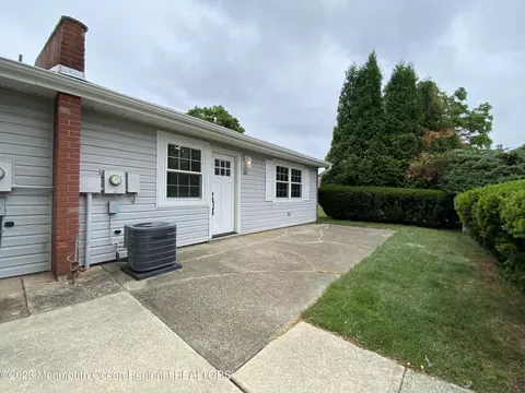 30 Skyline Dr, Brick, NJ 08724 photo 2