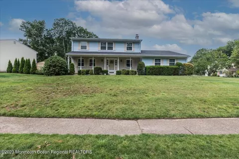 530 Holmes Ave N, Forked River, NJ 08731