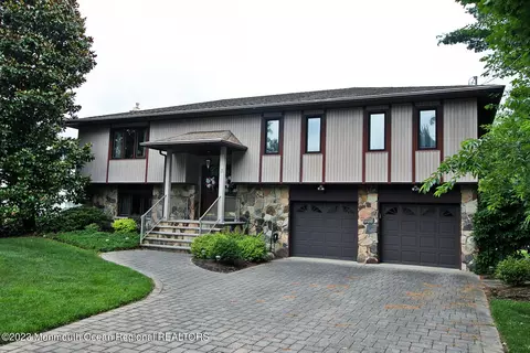 3 Cedar Inn Dr, Toms River, NJ 08755