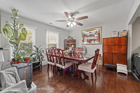 54 Lafayette Ct, North Brunswick, NJ 08902