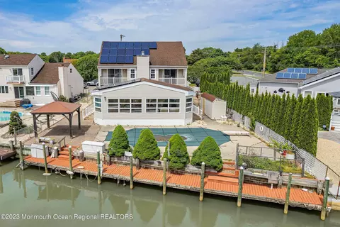 116 Moorage Ave, Bayville, NJ 08721