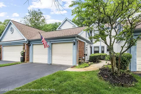 41 Gimbel Pl, Ocean, NJ 07712