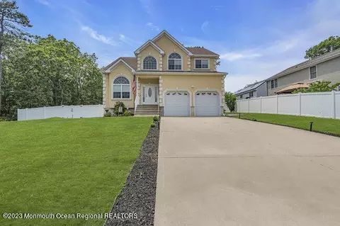 156 Amherst Ave, Bayville, NJ 08721
