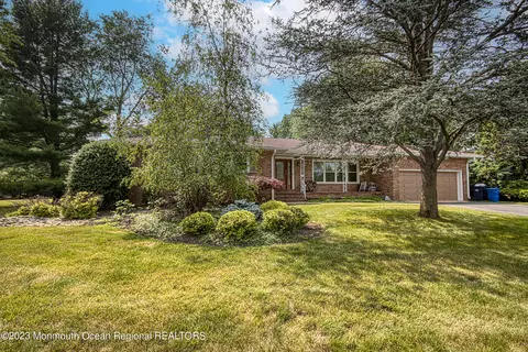 11 Thrush Mews, North Brunswick, NJ 08902