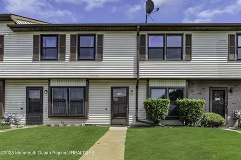 1064 Sawmill Rd #70, Brick, NJ 08723