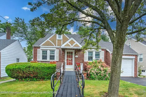 2153 Vauxhall Rd, Union, NJ 07083