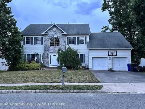 22 Regina Dr, Brick, NJ 08724