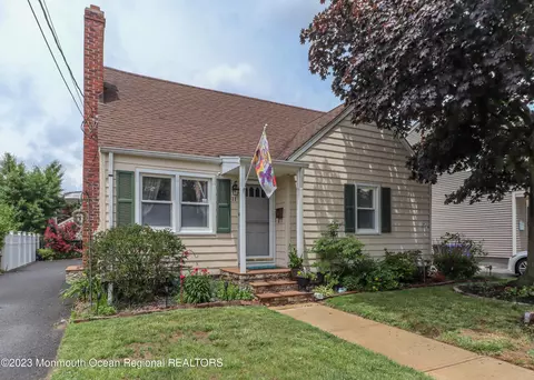 11 Bassett Pl, Red Bank, NJ 07701