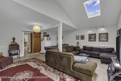 18 Old Bridge Dr, Howell, NJ 07731 photo 11
