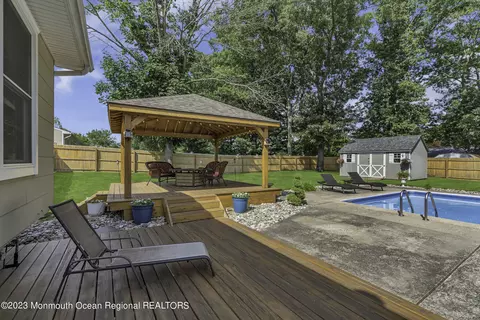 18 Old Bridge Dr, Howell, NJ 07731 photo 45