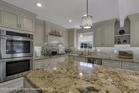 18 Old Bridge Dr, Howell, NJ 07731 photo 15