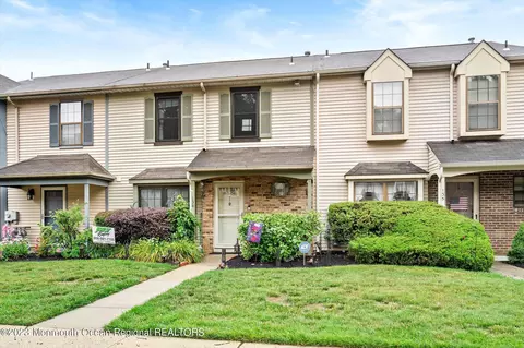 134 Tynemouth Ct, Robbinsville, NJ 08691