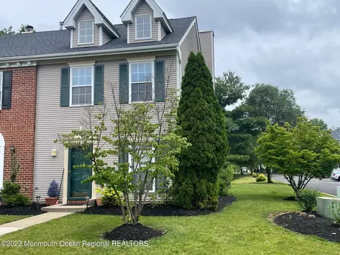 102 Goodwin Dr, North Brunswick, NJ 08902