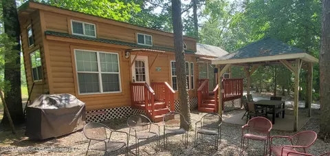 724 Monmouth Rd #1, Cream Ridge, NJ 08514