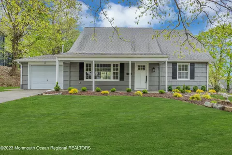 25 Ithan Ln, Aberdeen, NJ 07747