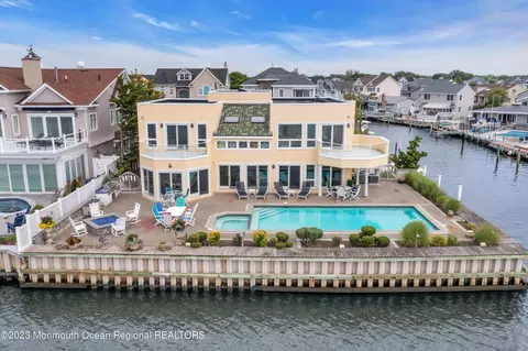 1862 Boat Point Dr, Point Pleasant, NJ 08742