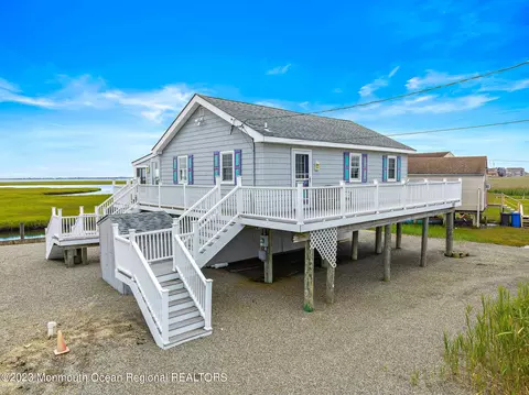 1059 E Mallard Dr, Manahawkin, NJ 08050