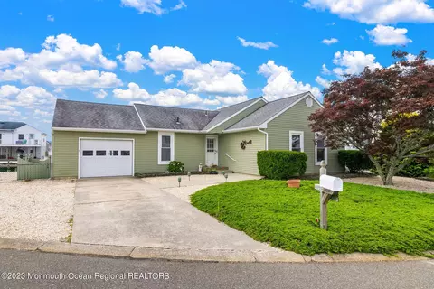 156 Evelyn Dr, Manahawkin, NJ 08050