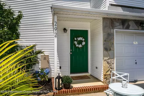 292 Club Dr, Wall, NJ 07719