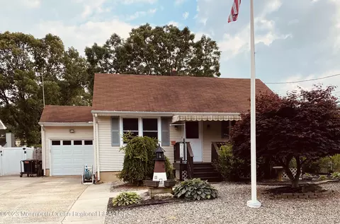 2112 Rogers Rd, Point Pleasant, NJ 08742