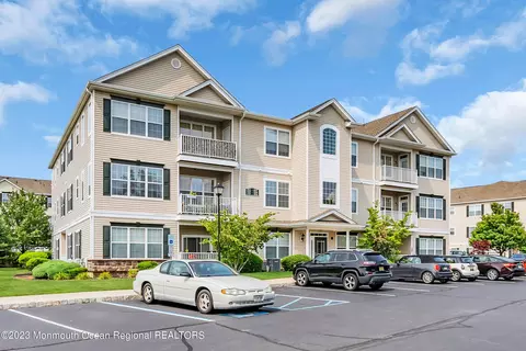 522 Mill Pond Way, Eatontown, NJ 07724