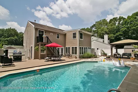 36 Ravenwood Blvd, Barnegat, NJ 08005