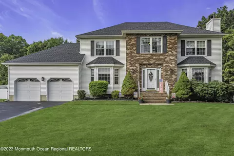 21 Stollman St, Bayville, NJ 08721